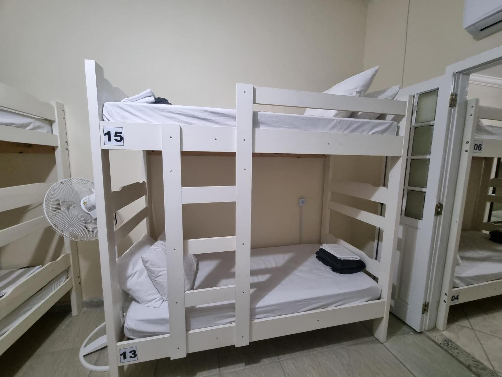 Zenit Hostel Da Cris Кабу-Фриу Экстерьер фото